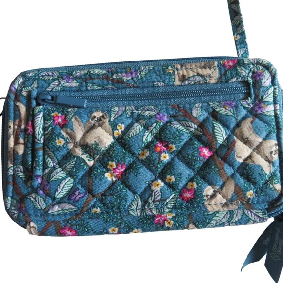 ⭐️🎉HP2🎉⭐️ Vera Bradley - All in One Crossbody Bag in Hanging Around (2021) EUC - Picture 5 of 11